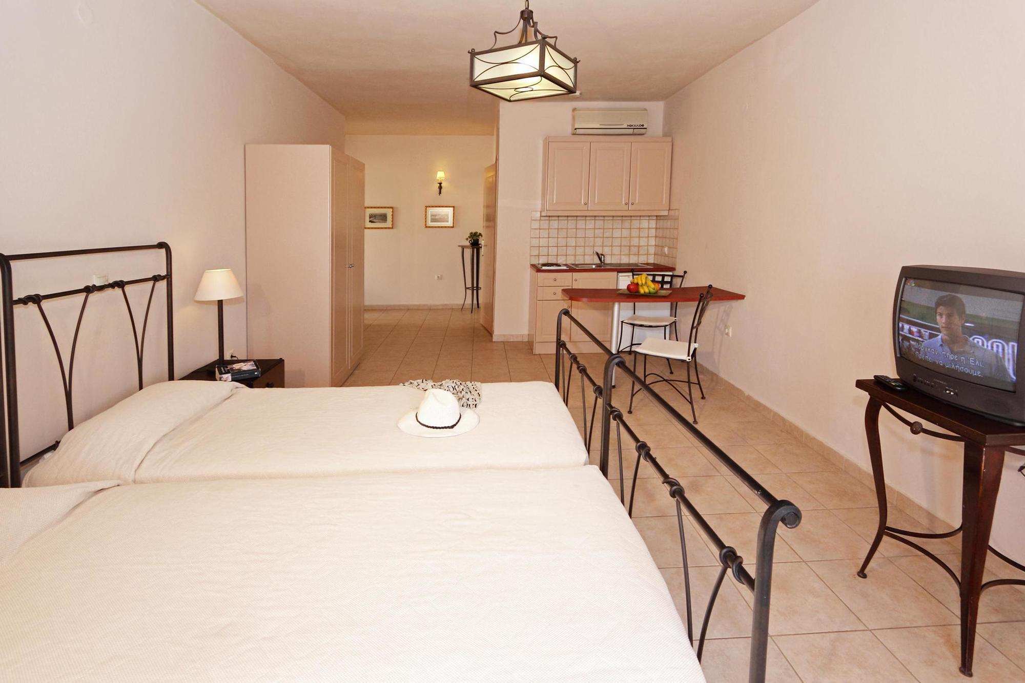Lambrinos Suites Platanés Exterior foto